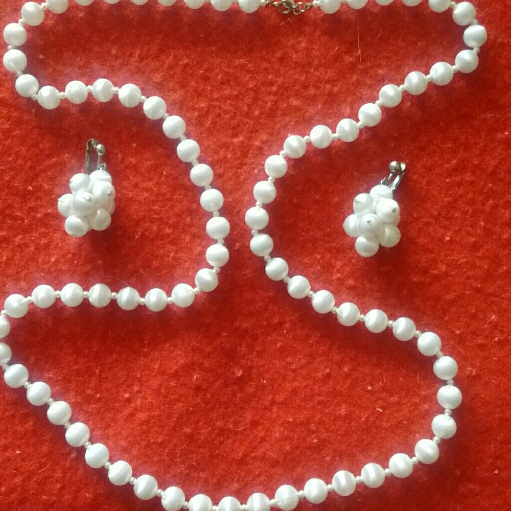 Necklace, earrings set